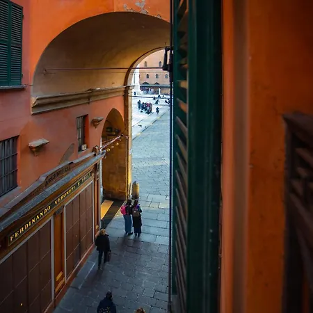 Urbanicooh Garisenda - Piazza Maggiore View Bologna