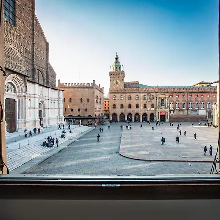 Urbanicooh Garisenda - Piazza Maggiore View Apartment Bologna