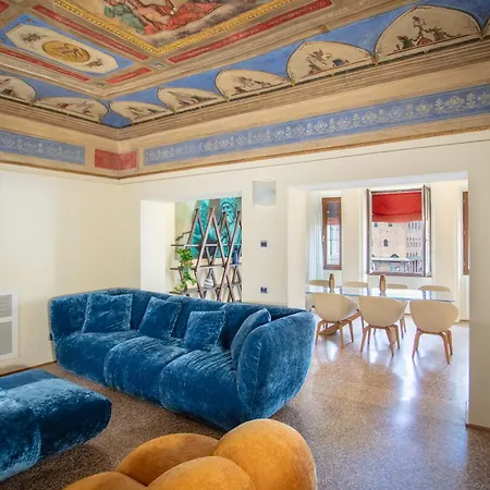 Apartment Urbanicooh Garisenda - Piazza Maggiore View *