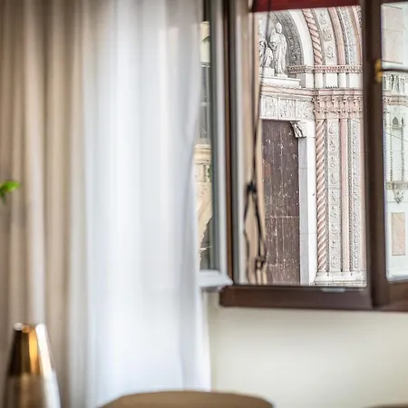 Apartment Urbanicooh Garisenda - Piazza Maggiore View Bologna