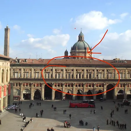 Urbanicooh Garisenda - Piazza Maggiore View Apartment Bologna